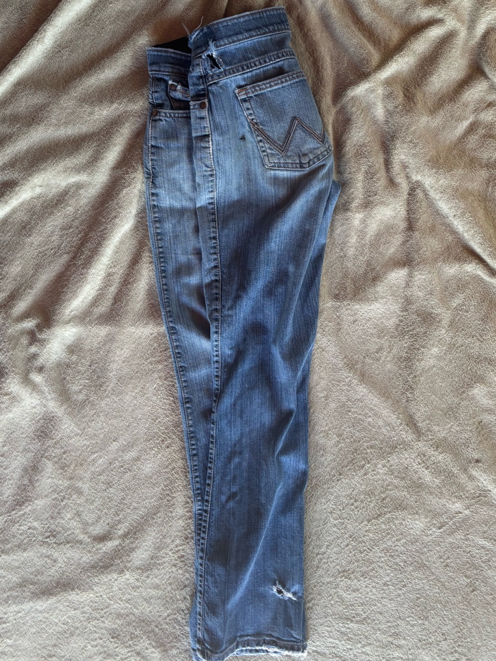 Wrangler Women’s QBaby Riding Jeans in Tuff Buck - Picture 6 of 7